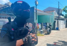KPK Lanjutkan Penggeledahan sebuah Rumah di BTN Mavilla Lombok Barat