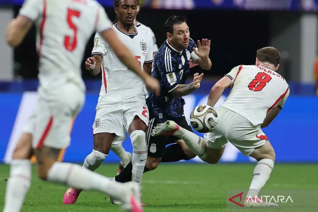 Kalah di semifinal, suporter Inggris puji Lionel Messi