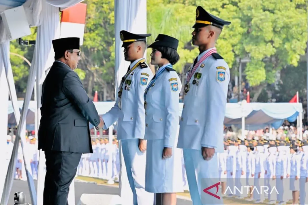 Prabowo minta pamong praja layani rakyat tanpa kesombongan