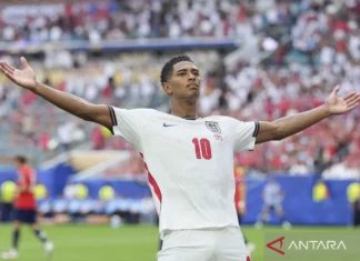Puja-puji Suporter Timnas Inggris untuk Jude Bellingham