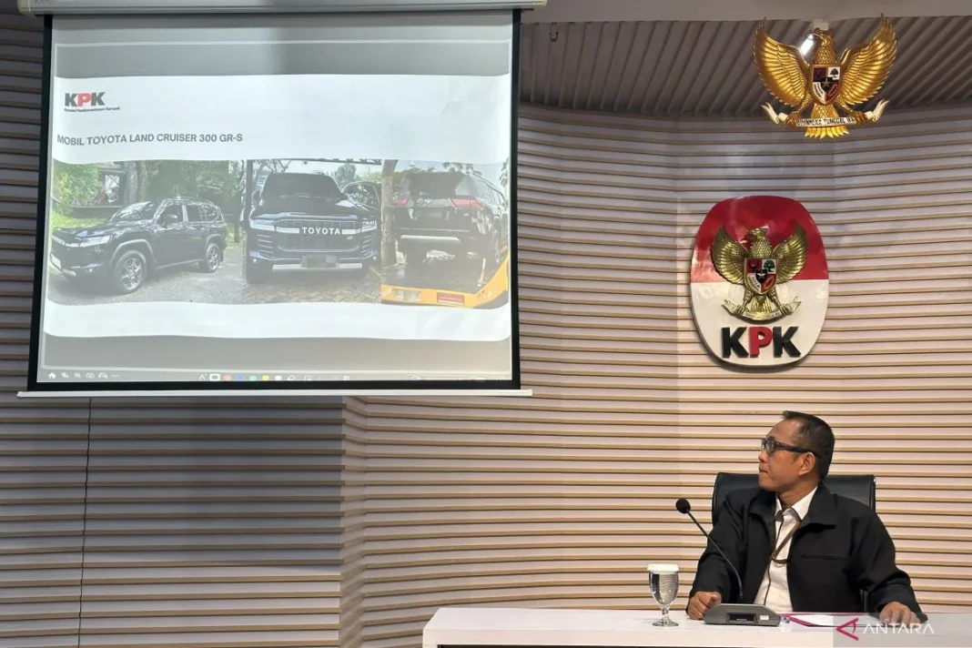 Suhardiman terima dua mobil senilai Rp2,75 M dari suap sejak 2021