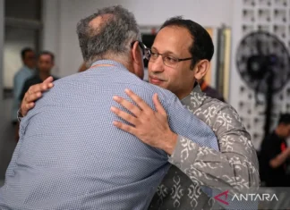 Beda dengan eks Jampidsus, Nadiem: Saya diborgol dan pakai rompi