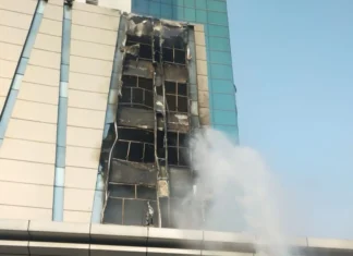 Damkar Terjunkan 75 Personel untuk Tangani Kebakaran Hotel Pullman Grogol
