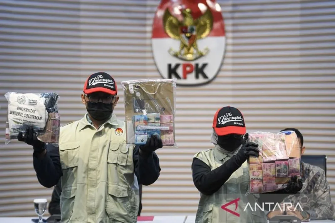 KPK sita Rp764 juta terkait kasus penerimaan mahasiswa baru Unsoed