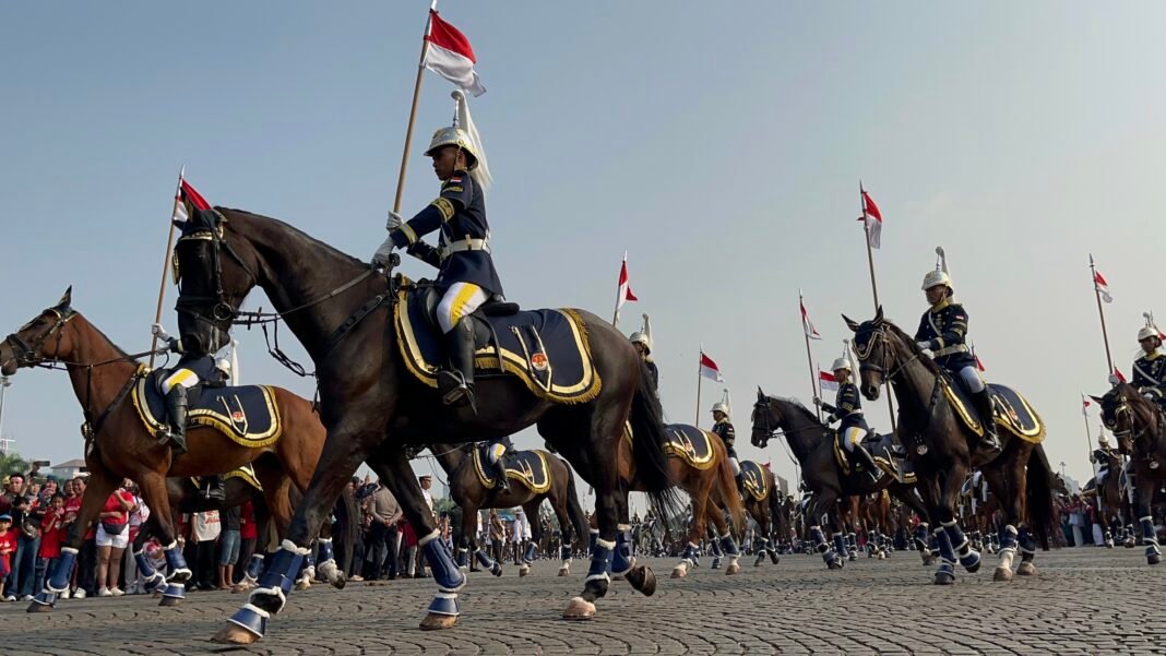 Kirab Bendera Pusaka Berangkat dari Monas Menuju Istana, Dikawal Pasukan Berkuda