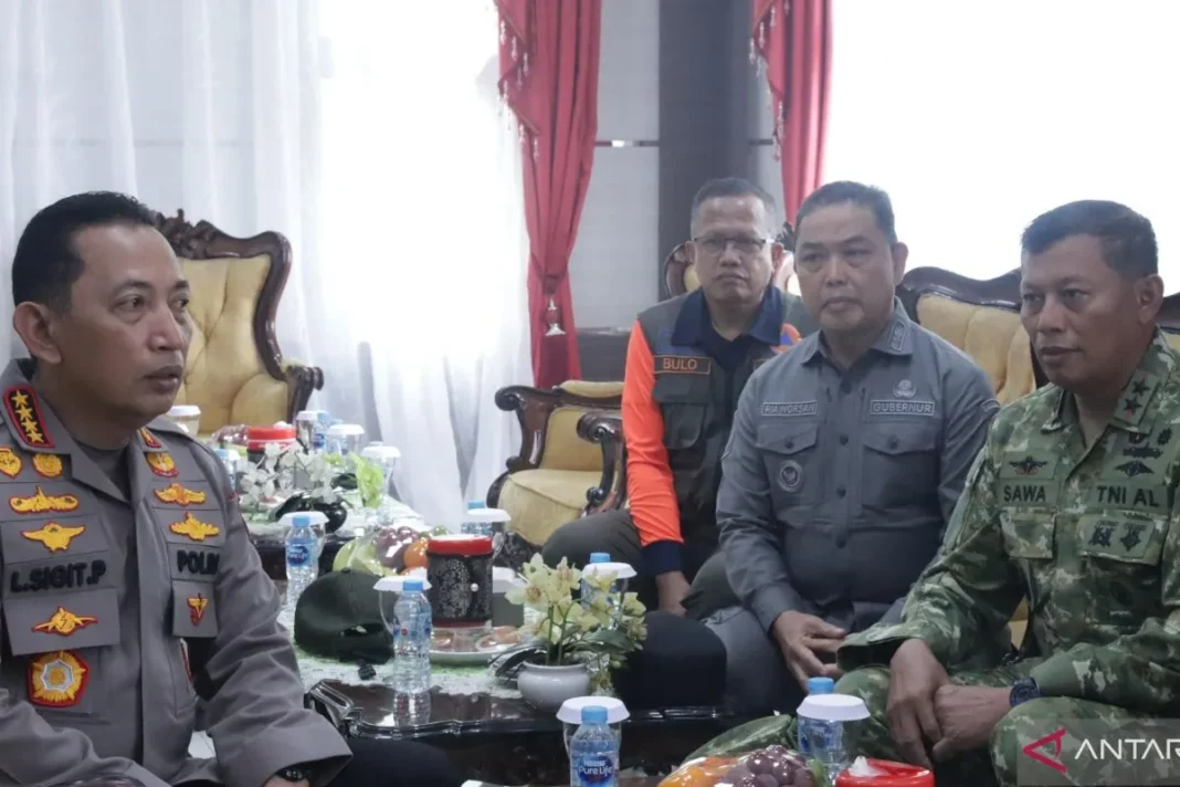 Panglima TNI-Kapolri damping Presiden tangani Karhutla Kalbar