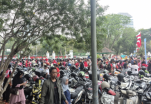 Pintu Timur Monas Dipadati Ribuan Warga, Arus Keluar-Masuk Pesta Rakyat HUT RI ke-81 Sempat Terkunci