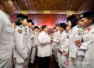 Prabowo Apresiasi Dedikasi Paskibraka Kibarkan Sang Merah Putih
