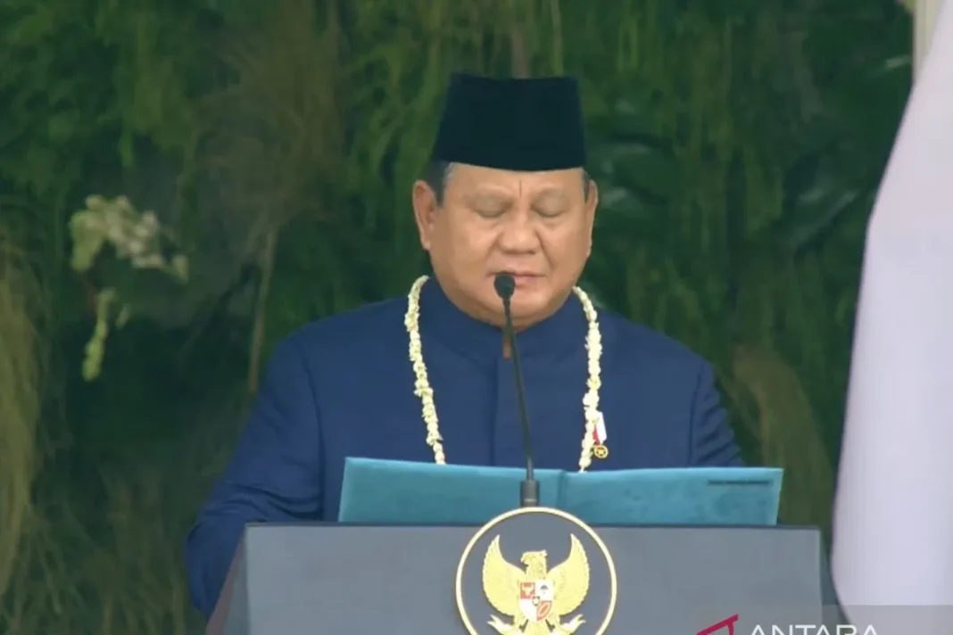 Presiden Prabowo bacakan Teks Proklamasi dalam upacara HUT ke-81 RI