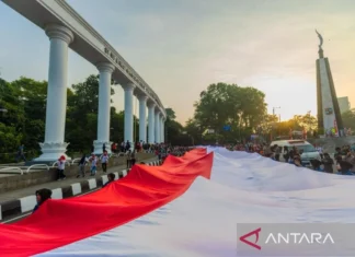 Ribuan Warga Bogor Kirab Bendera Merah Putih Sepanjang 500 Meter