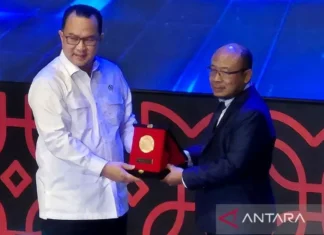 Riset Baterai Nasional, Guru Besar UNS Raih Indonesia Innovator Award