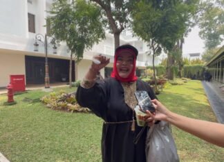 Tangis Haru Warga Bengkulu Lihat Prabowo di Istana: Indonesia Makin Maju, Bangga Jadi WNI!