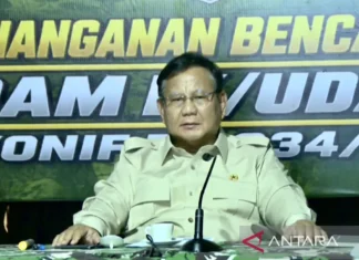Tiba di NTT, Prabowo Langsung Pimpin Rapat Penanganan Dampak Bencana