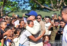 Usai Pimpin Rapat, Prabowo Lanjut Cek Kondisi Pengungsi di Nagekeo NTT