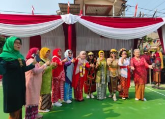 Puncak Semarak HUT ke-81 RI, Ketua PKK Depok Buka Karnaval Kebudayaan di RW 09 Pengasinan