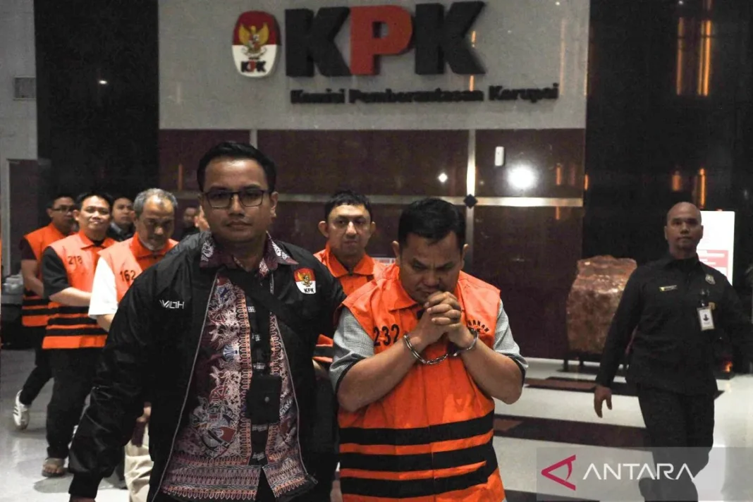 Ada dua struktur Kementerian ATRBPN, resmi dan bayangan