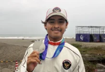 I Made Pajar Ariyana Raih Medali Perak Surfing Asian Games
