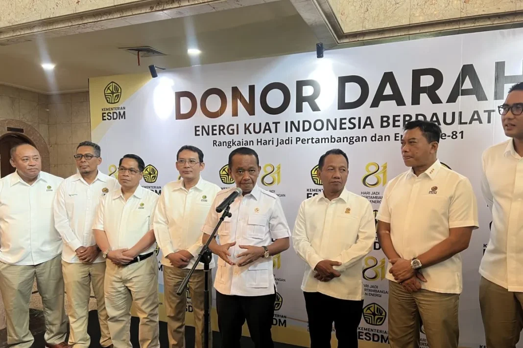 Menteri Bahlil sebut tak perlu impor bensin jika terapkan E50