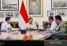 Prabowo Siapkan Kapal Induk, Helikopter dan Drone untuk Hadapi Bencana