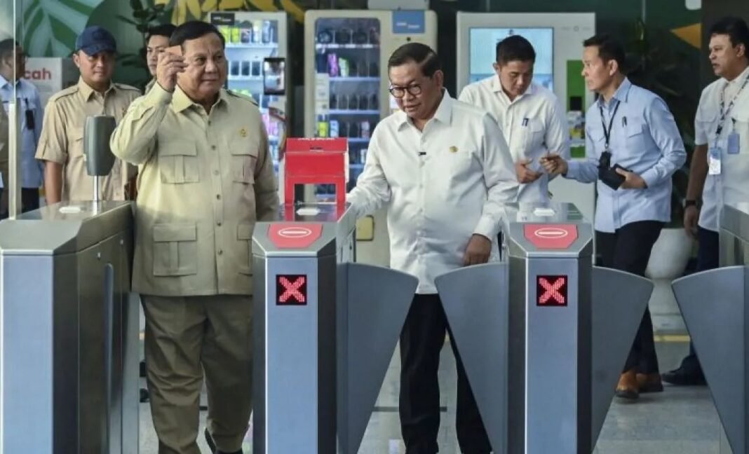 Pramono sebut Halte TJ yang bersinggungan dengan LRT Jakarta kembali aktif ok
