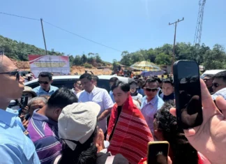 Wapres Berdialog dengan Warga dalam Perjalanan Menuju Sabodam Tukka