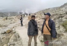 Blue Fire Hilang, Jalur Pendakian Gunung Papandayan kembali Dibuka