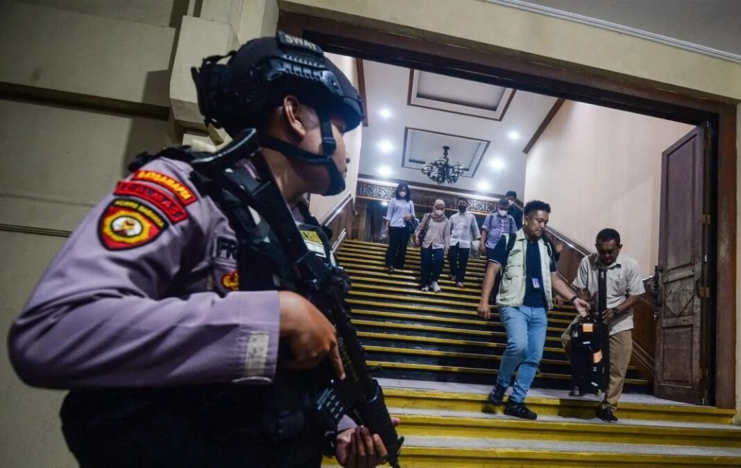 KPK sita uang dan dokumen usai geledah Kantor BPK Jateng dan dua rumah - ANTARA