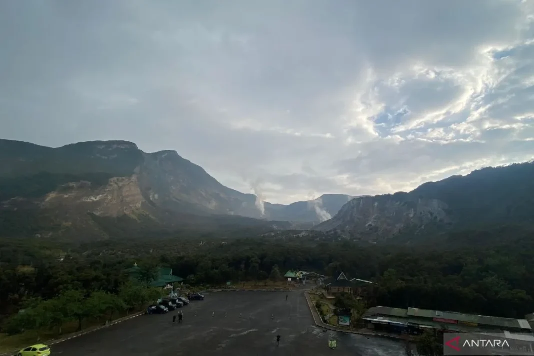 Wisatawan ke TWA Papandayan di Garut masih dibatasi dampak Blue Fire